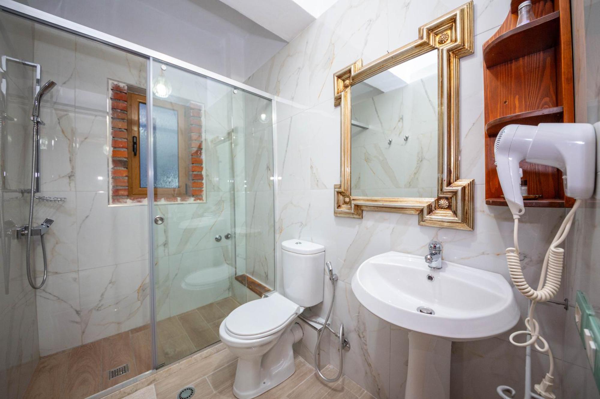 Hotel "San Saena " Radhimë Rum bild