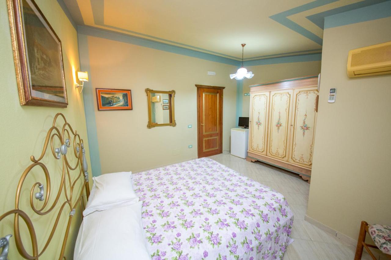 Hotel "San Saena " Radhimë Exteriör bild
