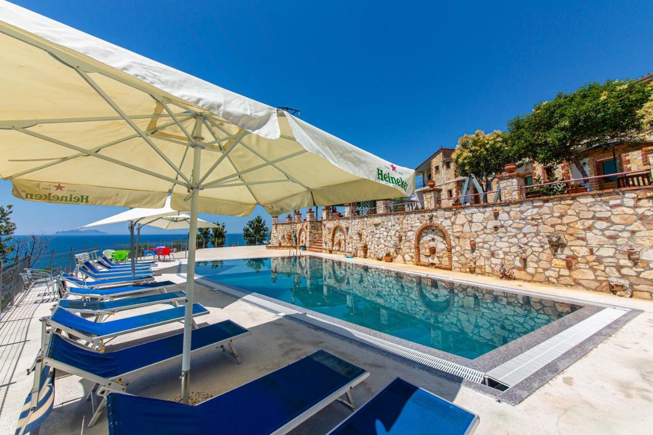 Hotel "San Saena " Radhimë Exteriör bild