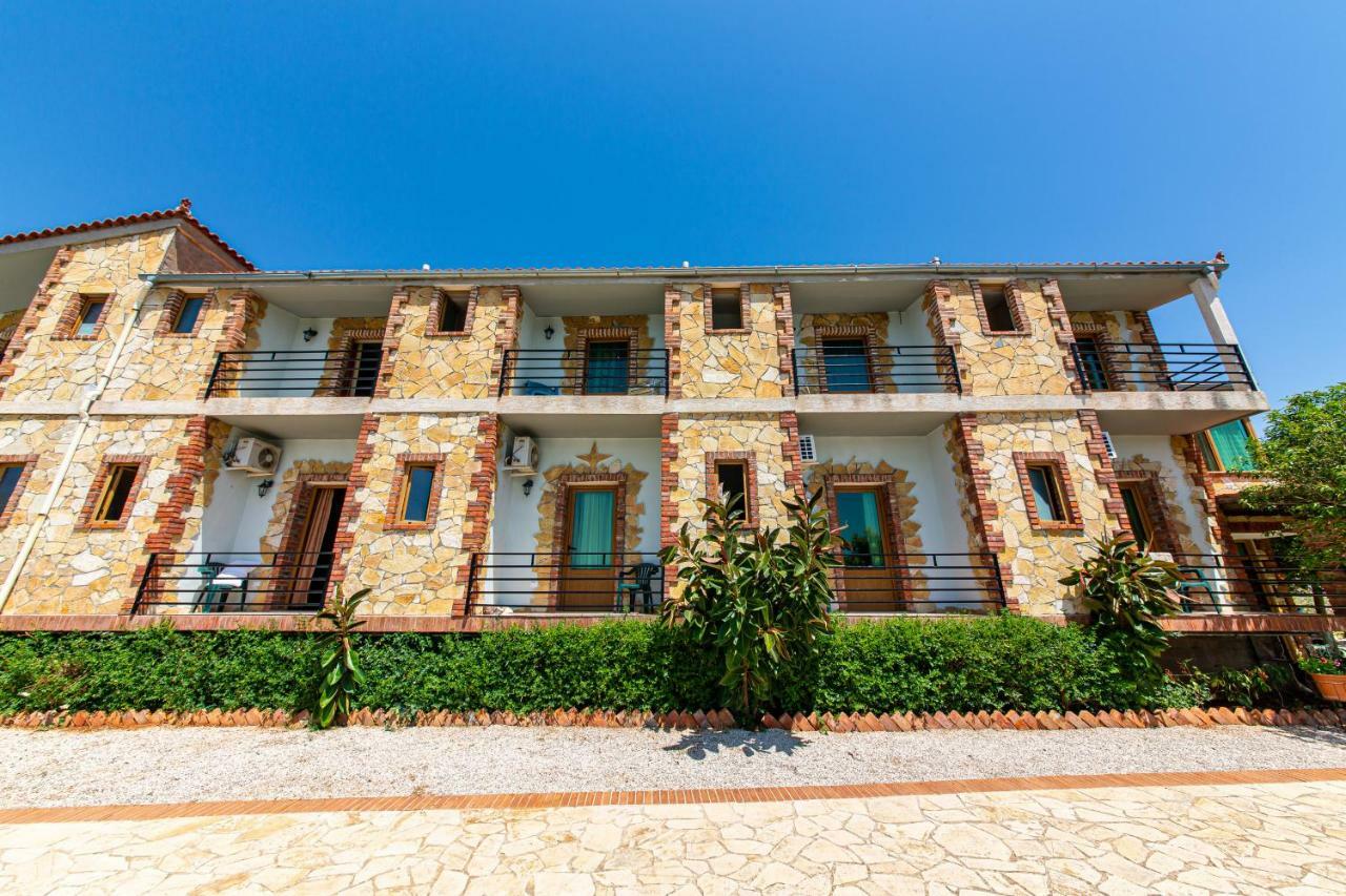 Hotel "San Saena " Radhimë Exteriör bild